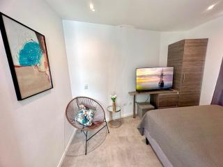 Luxury New apartment! Infinity Pool! Adults only - 7