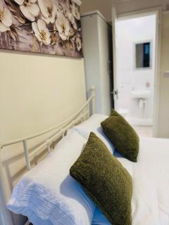 Home away from home - Northampton - 6