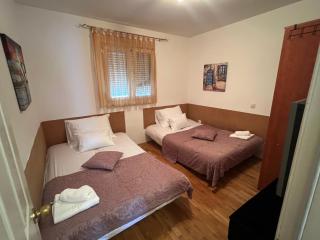 Apartments with WiFi Makarska - 24779 - 4