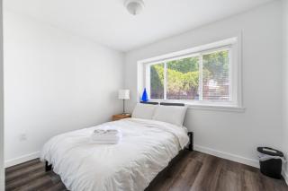 Bright and Cozy Home in Quiet Neighborhood - Vancouver - 2