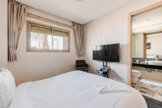 Escape to Luxury: 4 Bedroom Villa on Golf Course - Marrakesch - 9