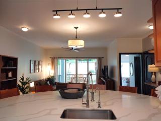 Surfside Tower - Ground Floor Condo with Pool, Walk to Potrero Beach - Potrero - 3