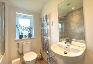 4 Bedroom Full Home Telford - Redhill - 7
