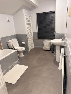 Home away from home - Northampton - 4