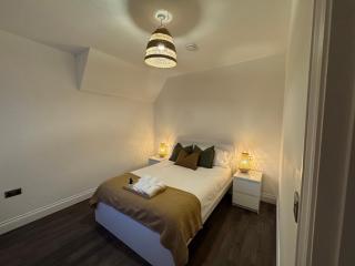 Modern 2-Bed Flat in Northampton - Kingsthorpe - 3