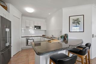 Coastal Luxury at 'Sunshine Central' 3 Bed Penthouse - 3