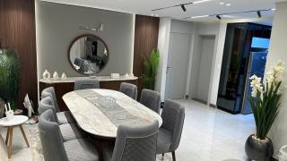 Luxury 1BR Apartment with Stunning View - Abū Rawwāsh - 2