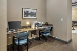 Best Western Plus Lee's Summit Hotel & Suites - 1