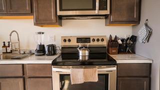 Modern 1BR Apartment with Gym Access & Free Parking - Anaheim - 9