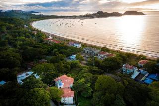 Surfside Tower - Ground Floor Condo with Pool, Walk to Potrero Beach - Potrero - 9