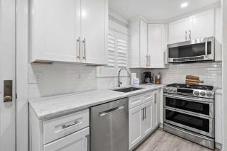 Palms of Hart- 2 Blocks from Beach Dog Friendly - Isle of Palms - 5
