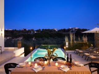 Magnificent Crete Villa 4 Bedrooms Villa Ánthos Two Large Private Pools Jacuzzi Bbq Close To The Beach Rethymno - Prínos - 2