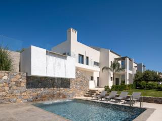 Magnificent Crete Villa 4 Bedrooms Villa Ánthos Two Large Private Pools Jacuzzi Bbq Close To The Beach Rethymno - Prínos - 1
