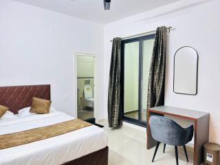 Queen Suite Rooms - Channapatna - 6
