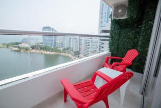 Loft with Island Views Laguito - - 4