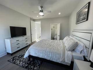 Luxury 4 Bedroom 5 Bath Home in Downtown Indpls - 7