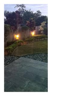 Topiary House - Arima - 2