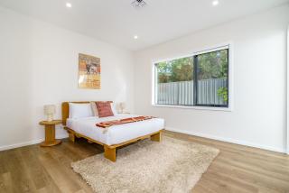 New 4 bedroom city home with Tesla charger - Hosted by CanStay - Canberra - 8