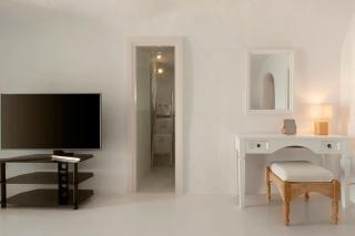 Gorgeous Santorini Villa 1 Bedroom Villa Felicitous Private Hot Tub Stunning Caldera Views Oia - Oia - 7