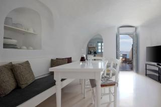 Gorgeous Santorini Villa 1 Bedroom Villa Felicitous Private Hot Tub Stunning Caldera Views Oia - Oia - 5