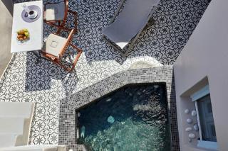 Gorgeous Santorini Villa 1 Bedroom Villa Felicitous Private Hot Tub Stunning Caldera Views Oia - Oia - 3