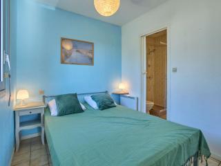 T1 Bis Confortable avec Balcon et Wi-Fi Gratuit, Proche des Thermes - FR-1-841-23 - 9