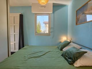 T1 Bis Confortable avec Balcon et Wi-Fi Gratuit, Proche des Thermes - FR-1-841-23 - 1