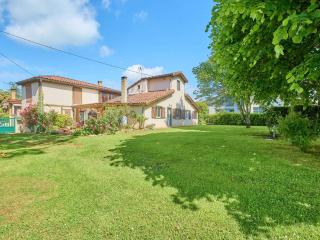 Maison T3 chaleureuse avec WiFi gratuit, 2 cheminées, 2-4 personnes - FR-1-841-29 - 9