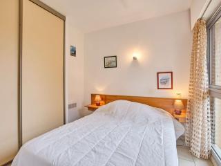 Appartement lumineux avec terrasse et climatisation, parking inclus - FR-1-841-6 - 8