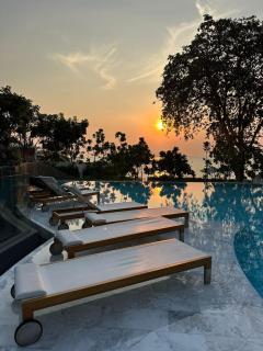AROM WONGAMAT luxury boutique beachfront residence in North Pattaya, 702 - 4