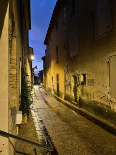 Charming house in the village center of Venasque - Venasque - 7