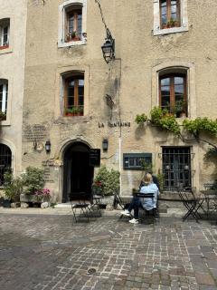 Charming house in the village center of Venasque - 1