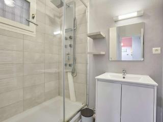 T1 bis lumineux 26,5 m², balcon sud, parking, fibre - FR-1-841-69 - 4