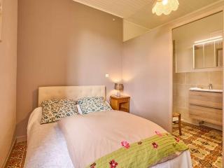 Villa T3 rénovée, jardin arboré, proche station thermale - FR-1-841-52 - 7