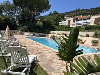 Studio avec mezzanine 6 pers, piscine, parking privé - FR-1-251-868 - Le Lavandou - 1