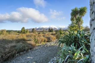 The Alpine Edge - Windwhistle Holiday Home - Castle Hill - 5