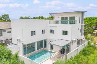 6BR Pool Villa - Karaoke and Pool Table near Golf - Chiang Mai - 0