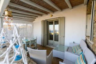 Sophisticated Mykonos Apartment Apartment Amorino Terrace With Private Hot Tub Outdoor Dining Area Kalafatis - Kalafatis - 4