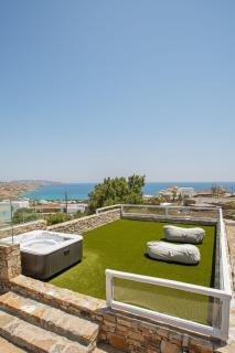 Sophisticated Mykonos Apartment Apartment Amorino Terrace With Private Hot Tub Outdoor Dining Area Kalafatis - Kalafatis - 3