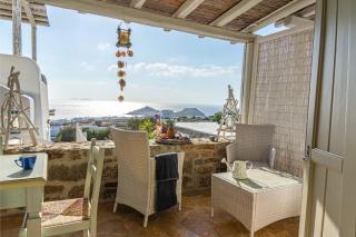 Sophisticated Mykonos Apartment Apartment Amorino Terrace With Private Hot Tub Outdoor Dining Area Kalafatis - Kalafatis - 1