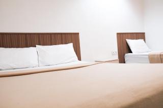 Impress Star Hotel - - 2