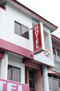 Impress Star Hotel - - 9