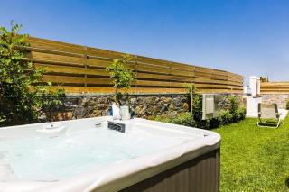 Marvelous Rethymno Villa Villa Kokushibo 2 Bedrooms Beach Front Private Outdoor Swimming Pool And Hot Tub Pigianos Kampos - Pigianos Kampos - 9