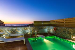 Marvelous Rethymno Villa Villa Kokushibo 2 Bedrooms Beach Front Private Outdoor Swimming Pool And Hot Tub Pigianos Kampos - Pigianos Kampos - 1