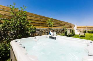 Marvelous Rethymno Villa Villa Kokushibo 2 Bedrooms Beach Front Private Outdoor Swimming Pool And Hot Tub Pigianos Kampos - Pigianos Kampos - 2