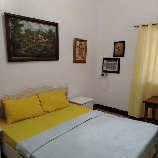 White & Yellow Castle Hotel and Resort - Balibago - 7