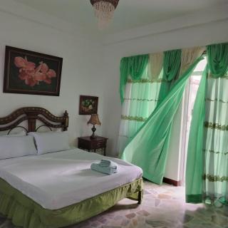 White & Yellow Castle Hotel and Resort - Balibago - 8