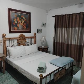 White & Yellow Castle Hotel and Resort - Balibago - 9