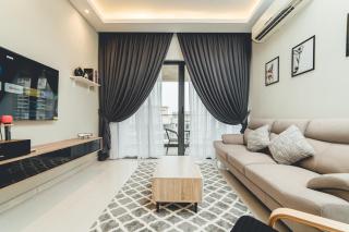 Danga Bay Family CrestJoy 3BR 6pax Balcony by Our Stay - Johor Bahru - 0