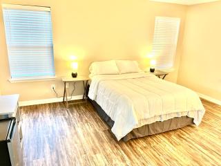 Rooms by Month Atlanta - 6